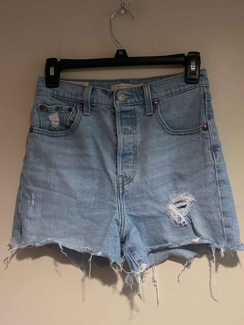 Levi’s Light Wash Denim Ribcage Shorts Sz 26